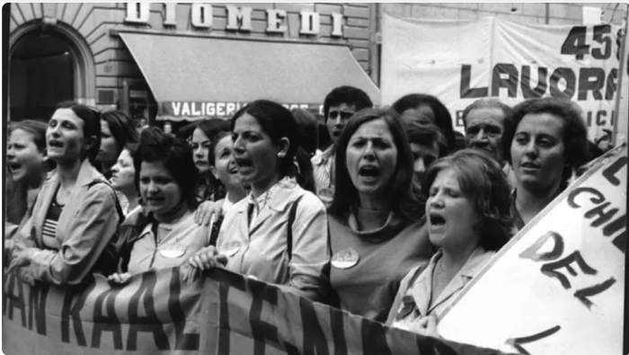 in foto: Operaie tessili, Archivio nazionale Cgil