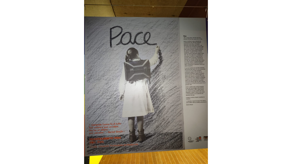 alcuni dei manifesti esposti