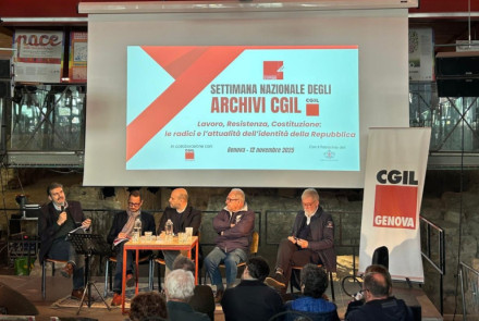 un palco con alcune persone